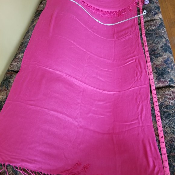 Medium pink, summer wrap, shawl, and/or winter scarf, pashmina style - Picture 4 of 5